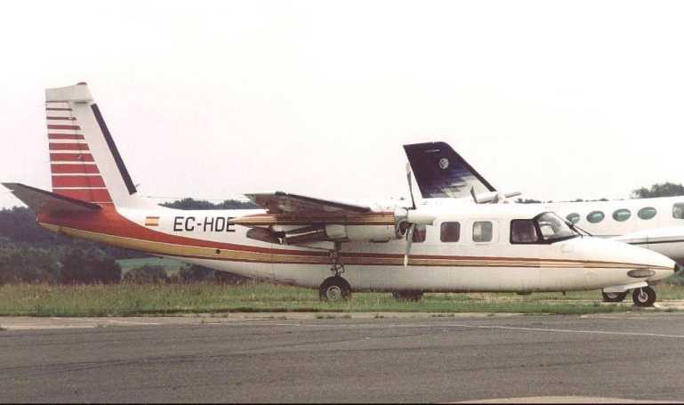 AERO COMMANDER 680T Turbo Commander AERO COMMANDER 680V Turbo Commander NORTH AMERICAN ROCKWELL 680V Turbo Commander NORTH AMERICAN ROCKWELL 680W Turbo 2 Commander NORTH AMERICAN ROCKWELL 681 Hawk Commander AC80 aircraft photograph