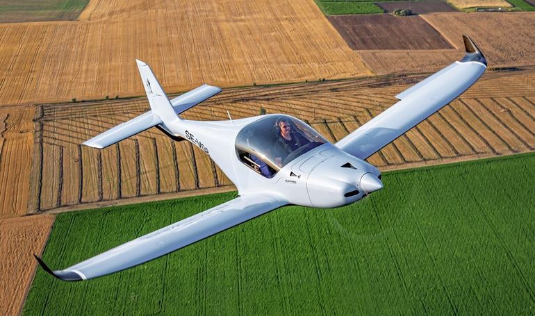 BLACKWING BW-600 BW60 aircraft photograph