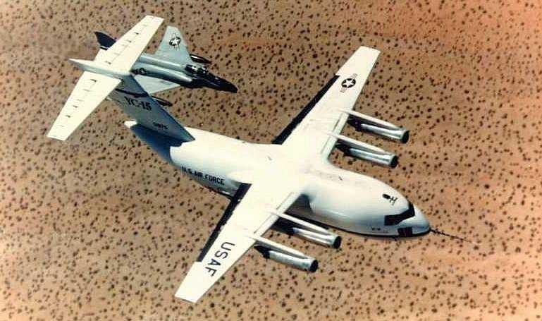 MCDONNELL DOUGLAS YC-15 C15 aircraft photograph