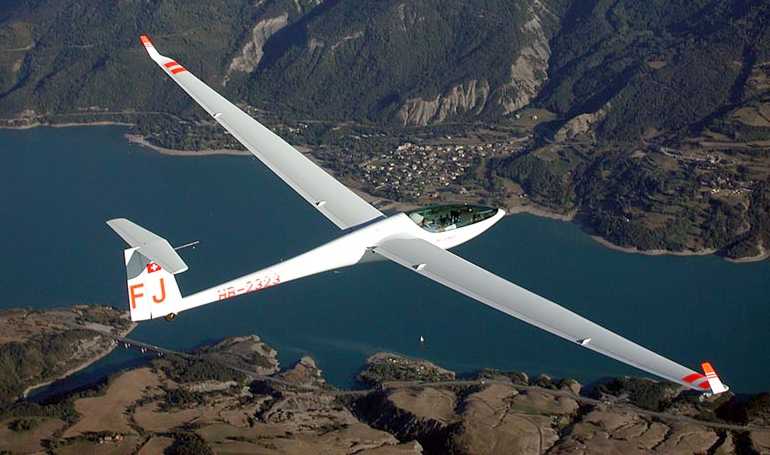 DG FLUGZEUGBAU DG-800 GLASER-DIRKS DG-800 DG80 aircraft photograph