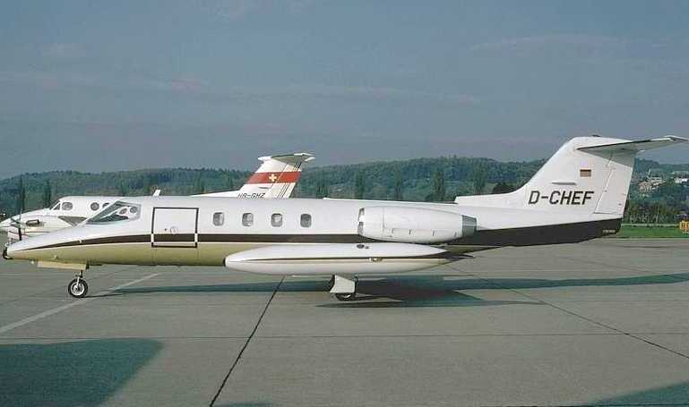 GATES LEARJET 25 LEAR JET 25 LJ25 aircraft photograph