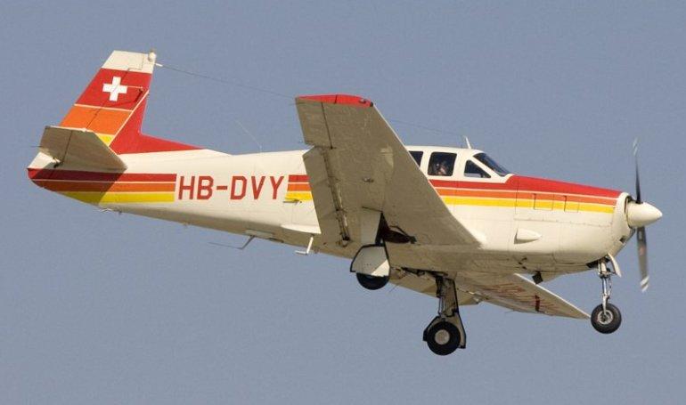 MOONEY M-22 MOONEY M-22 Mustang M22 aircraft photograph