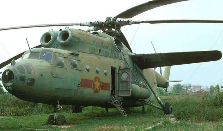 MIL Mi-6 MIL Mi-22 MI6 aircraft photograph